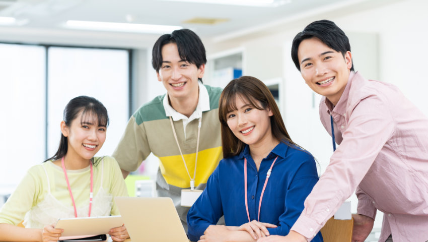 楽し気な若手社員